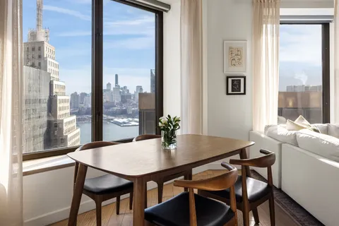 $1,895,000 | 75 Wall Street, Unit 29O | Financial District