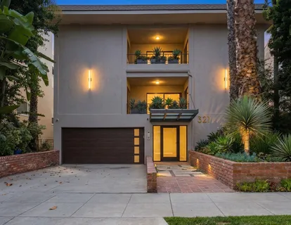 $1,599,000 | 321 North Palm Drive, Unit 3, Beverly Hills, CA 90210