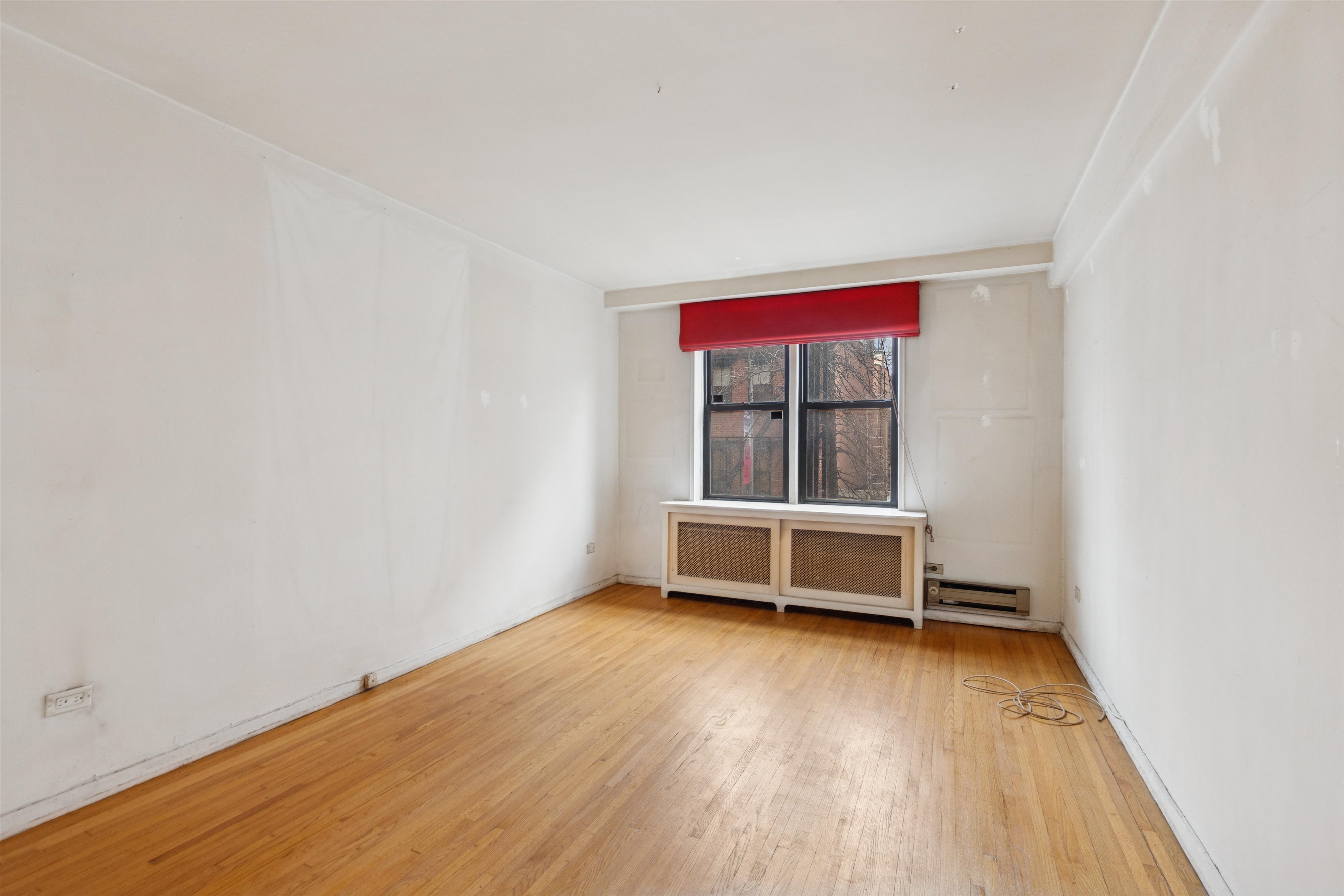 350 Bleecker Street, Unit 2M Manhattan, NY 10014 - Photo 7 of 10