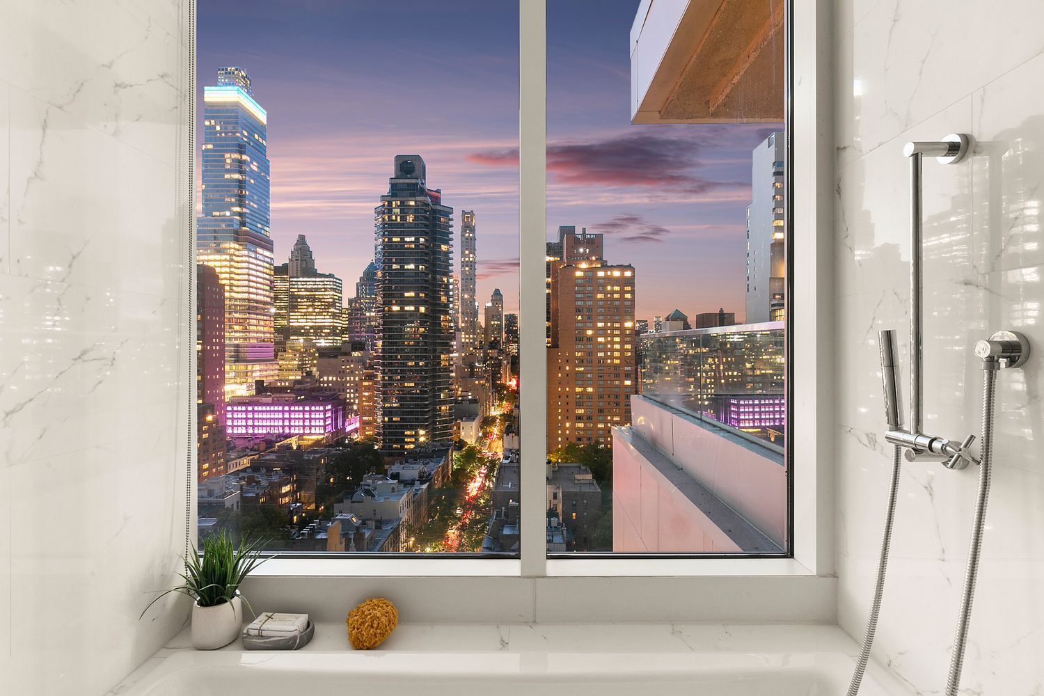 301 East 61st Street, Unit 16A Manhattan, NY 10065 - Photo 10 of 17 a view of lot of city