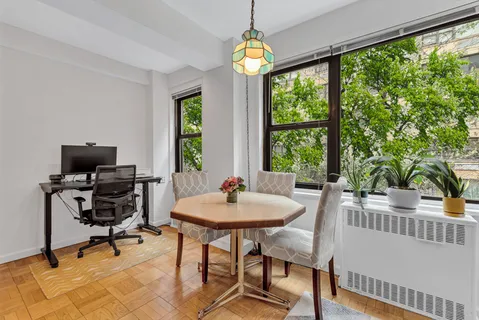 $400,000 | 425 East 79th Street, Unit 2A | Upper East Side