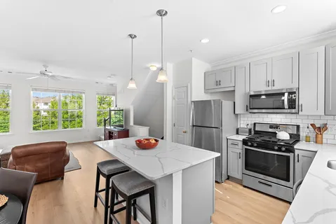 $485,000 | 21762 Dragons Green Square, Ashburn, VA 20147