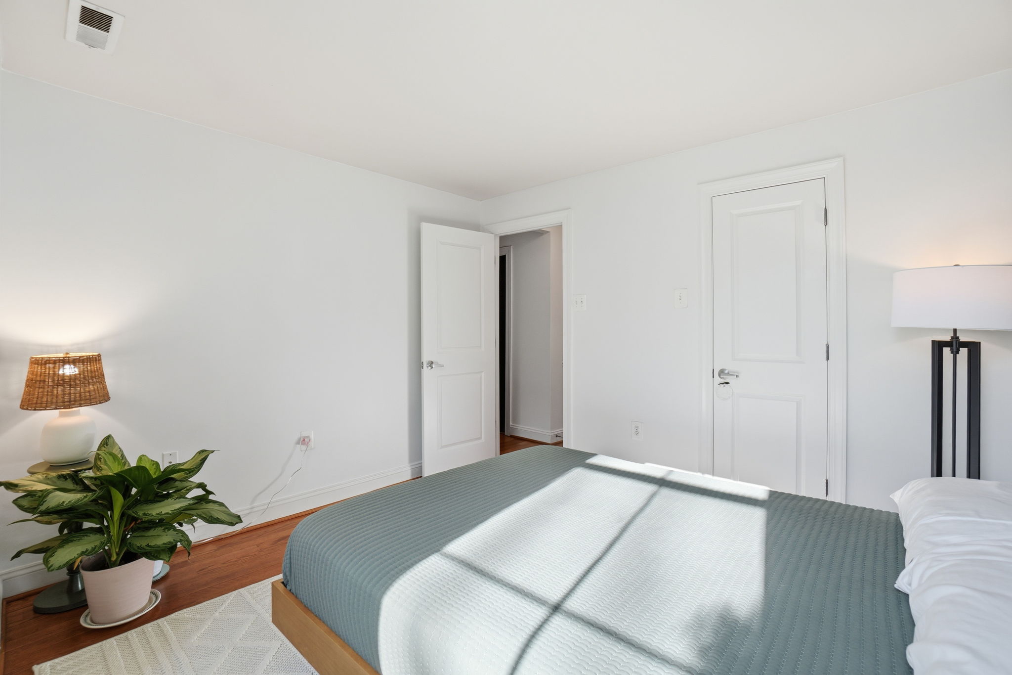 20 15th Street Northeast, Unit 20 Washington, DC 20002 - Photo 12 of 19