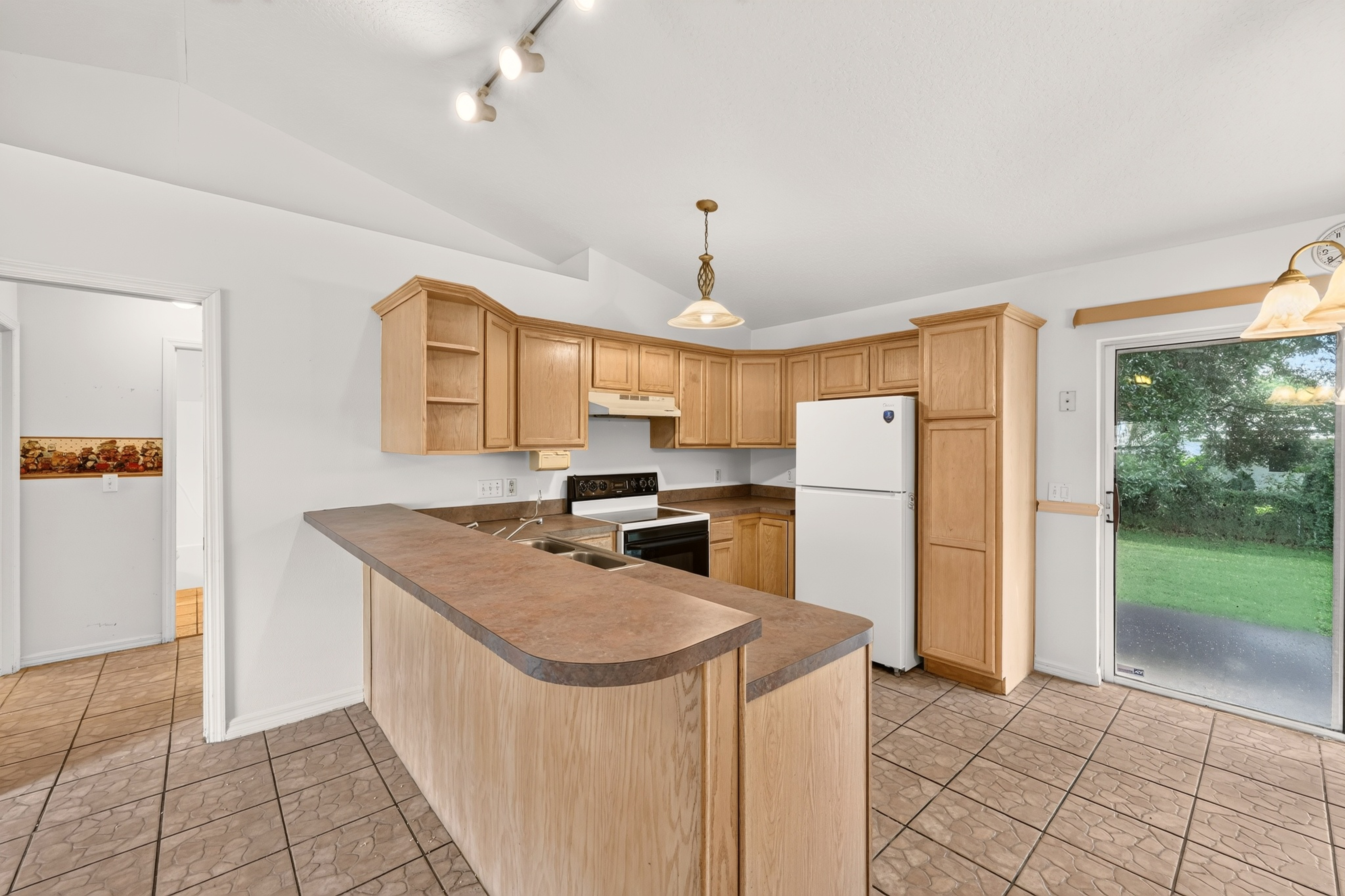 211 Edison Street Inverness, FL 34452 - Photo 13 of 27 Gallery Image 13
