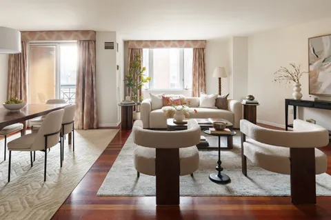 $995,000 | 10 Rogers Street, Unit 606, Cambridge, MA 02142