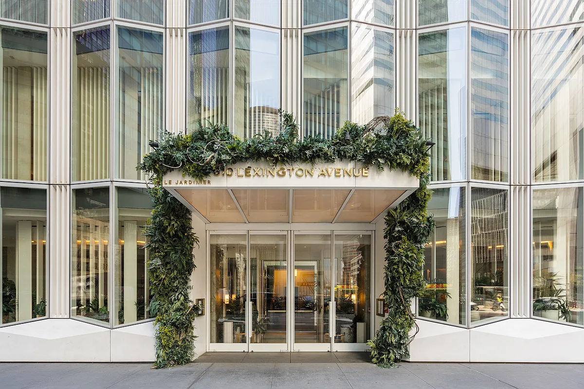 100 East 53rd Street, Unit 40A Manhattan, NY 10022 - Photo 19 of 20 front view of a building