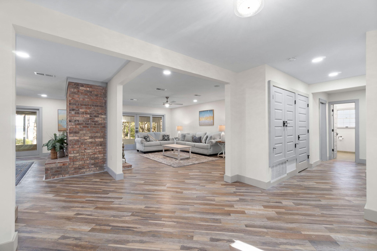 164 Grandview Avenue Valparaiso, FL 32580 - Photo 3 of 75