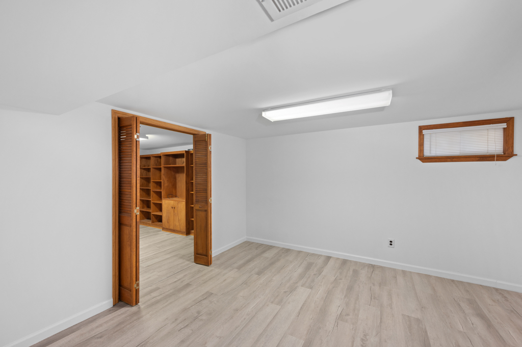 159 Wolverine Street Staten Island, NY 10306 - Photo 16 of 22