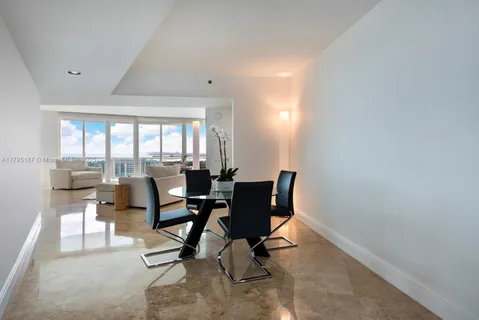 $4,500,000 | 1000 South Pointe Drive, Unit 1903, Miami Beach, FL 33139
