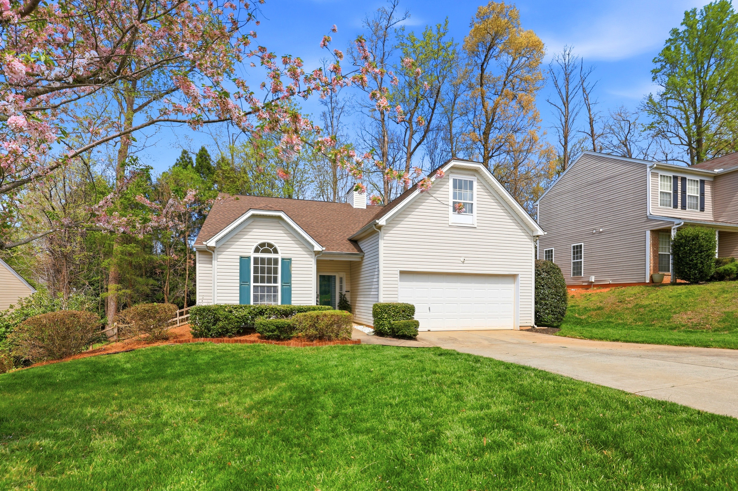 2454 Carmathen Road Charlotte, NC 28269 - Photo 1 of 41
