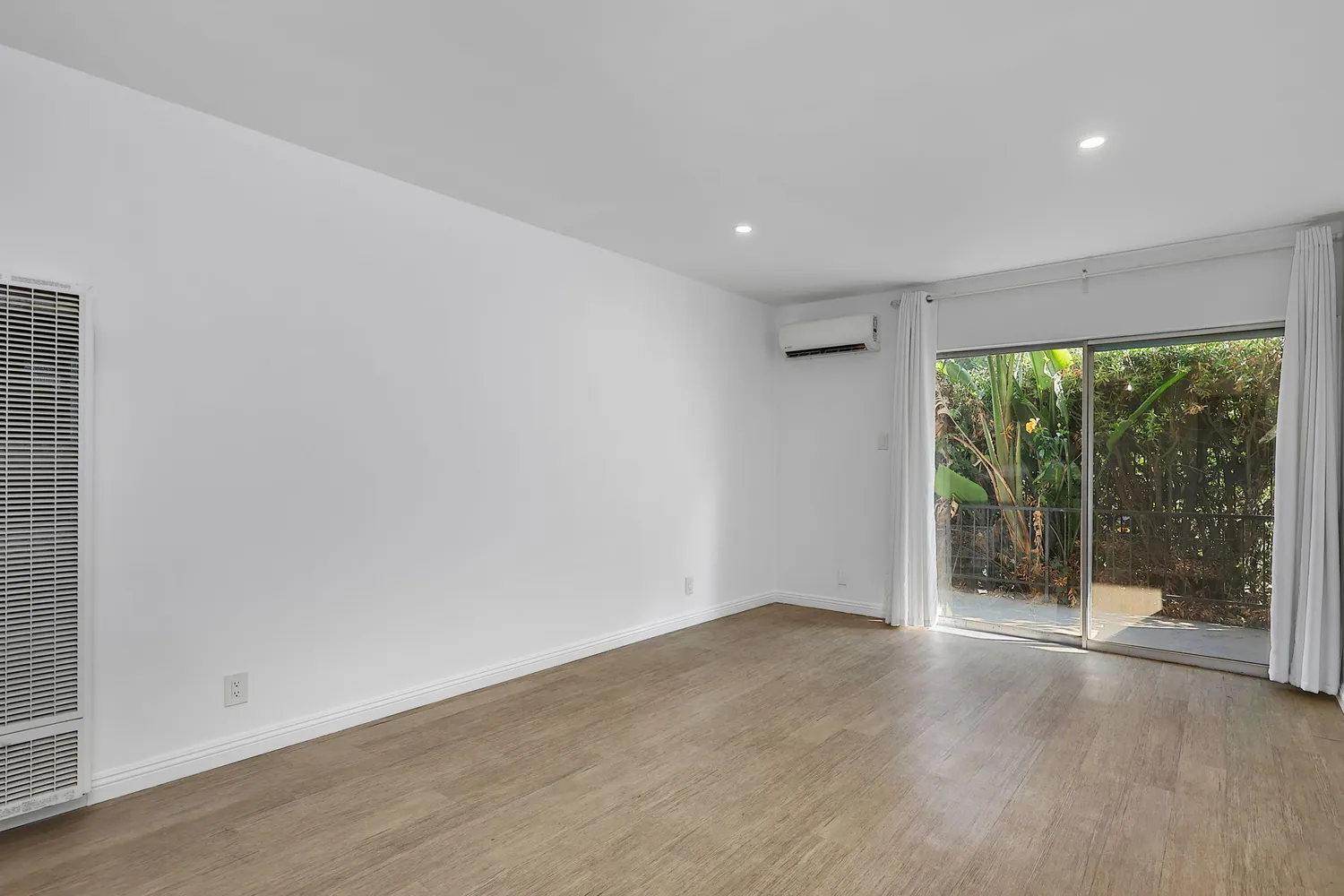 $299,000 | 4431 Don Ricardo Drive, Unit 23, Baldwin Hills, CA 90008