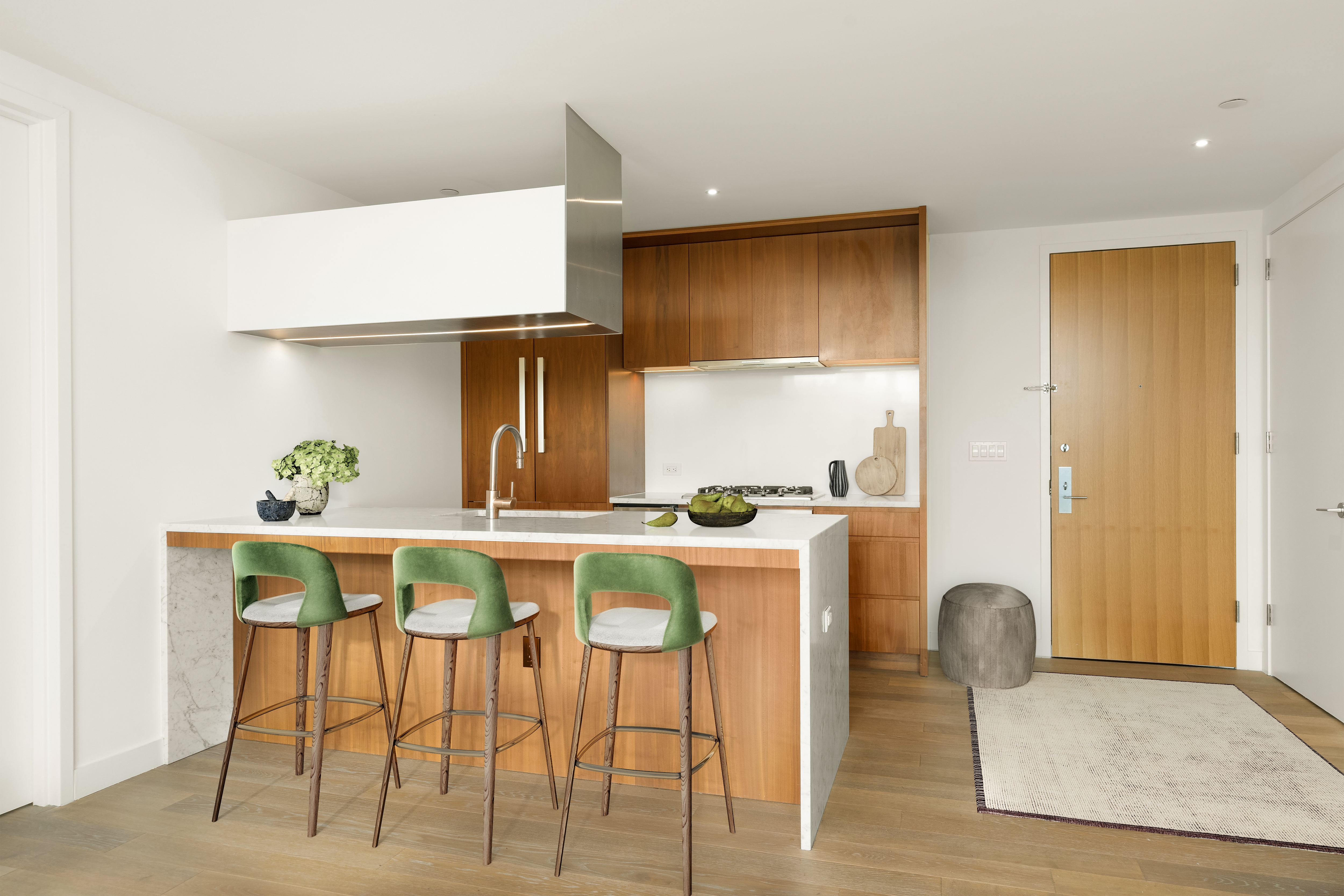 21-30 44th Drive, Unit 7J Queens, NY 11101 - Photo 3 of 11