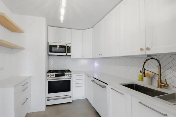 $369,000 | 2500 Johnson Avenue, Unit 6S | Spuyten Duyvil