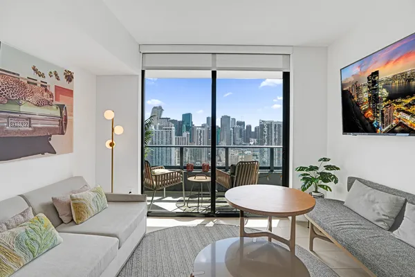 $610,000 | 159 Northeast 6th Street, Unit 3214, Miami, FL 33132
