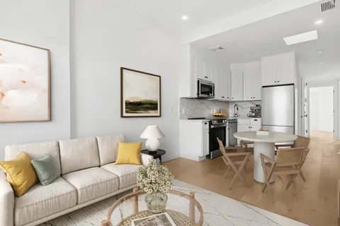 $7,750 | 315 Court Street, Unit 3 | Carroll Gardens