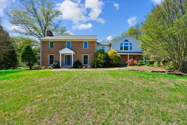 $1,300,000 | 13113 Chestnut Oak Drive, Gaithersburg, MD 20878