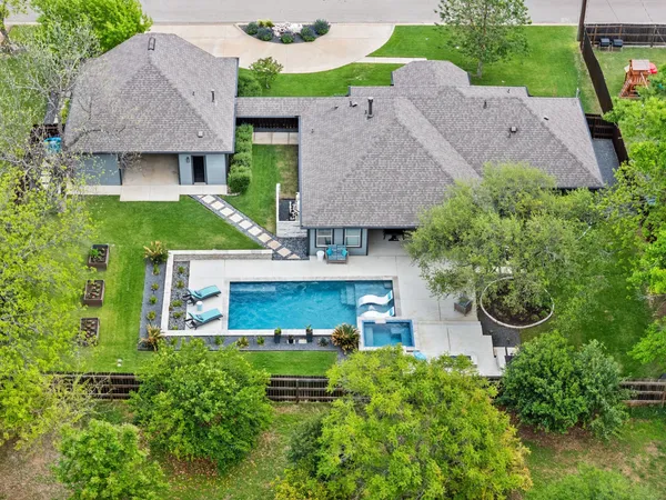 $949,500 | 1614 South College Street, Georgetown, TX 78626