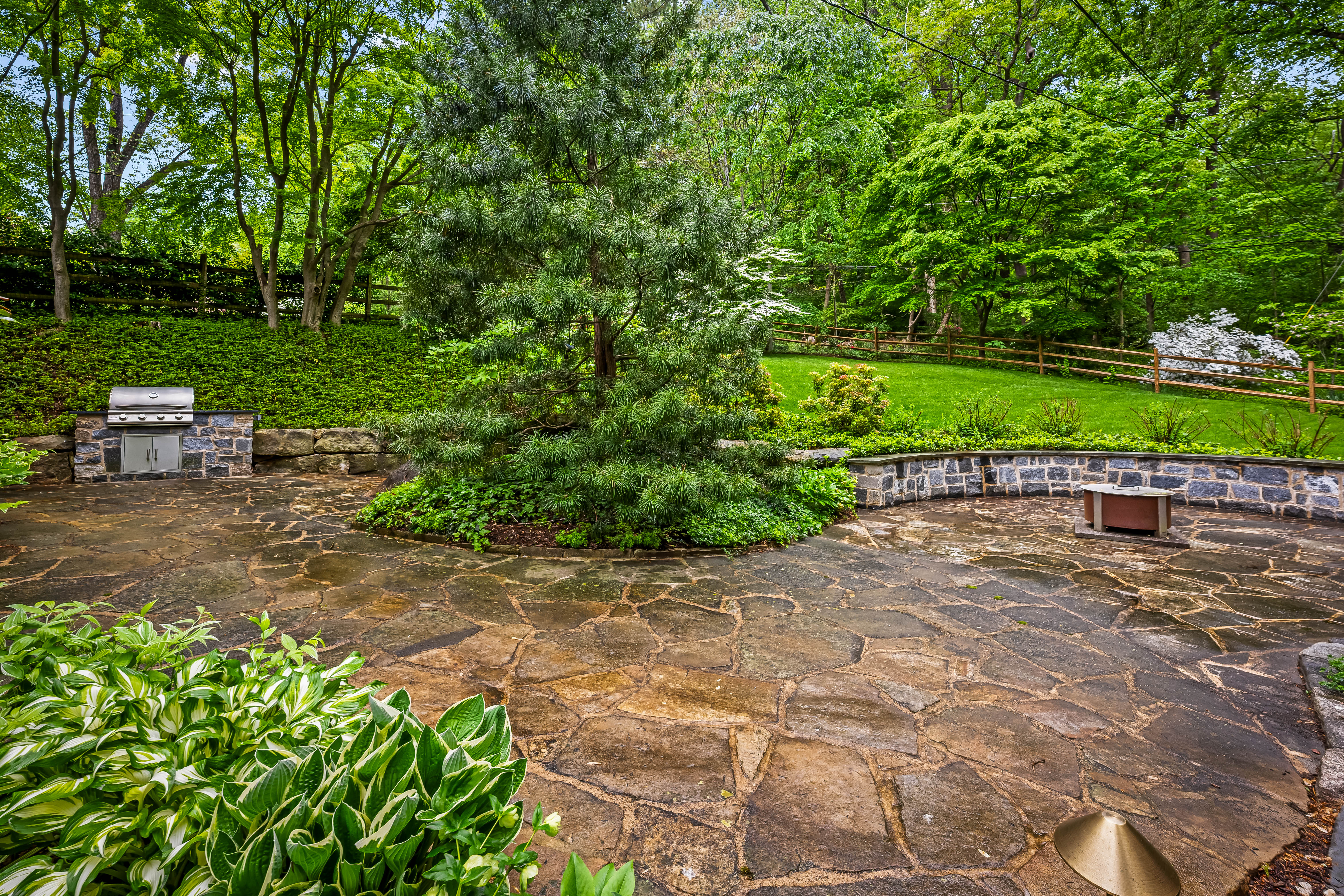 401 Edgevale Road Baltimore, MD 21210 - Photo 5 of 17