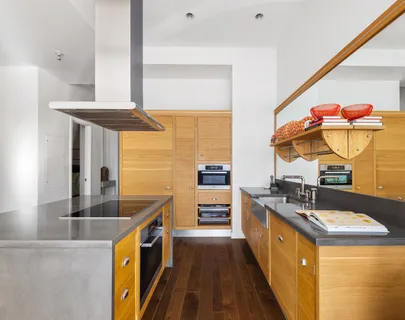 $2,595,000 | 425 West 50th Street, Unit 10E | Hell's Kitchen