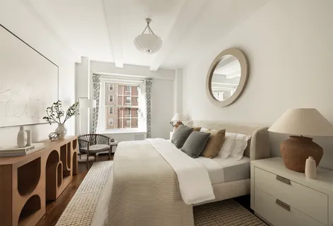 $2,295,000 | 25 5th Avenue, Unit 8F | Greenwich Village