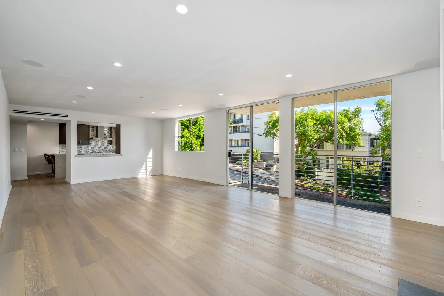 $1,025,000 | 1129 Larrabee Street, Unit 6, West Hollywood, CA 90069