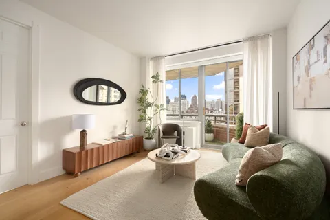 $1,450,000 | 401 East 84th Street, Unit 15A | Upper East Side