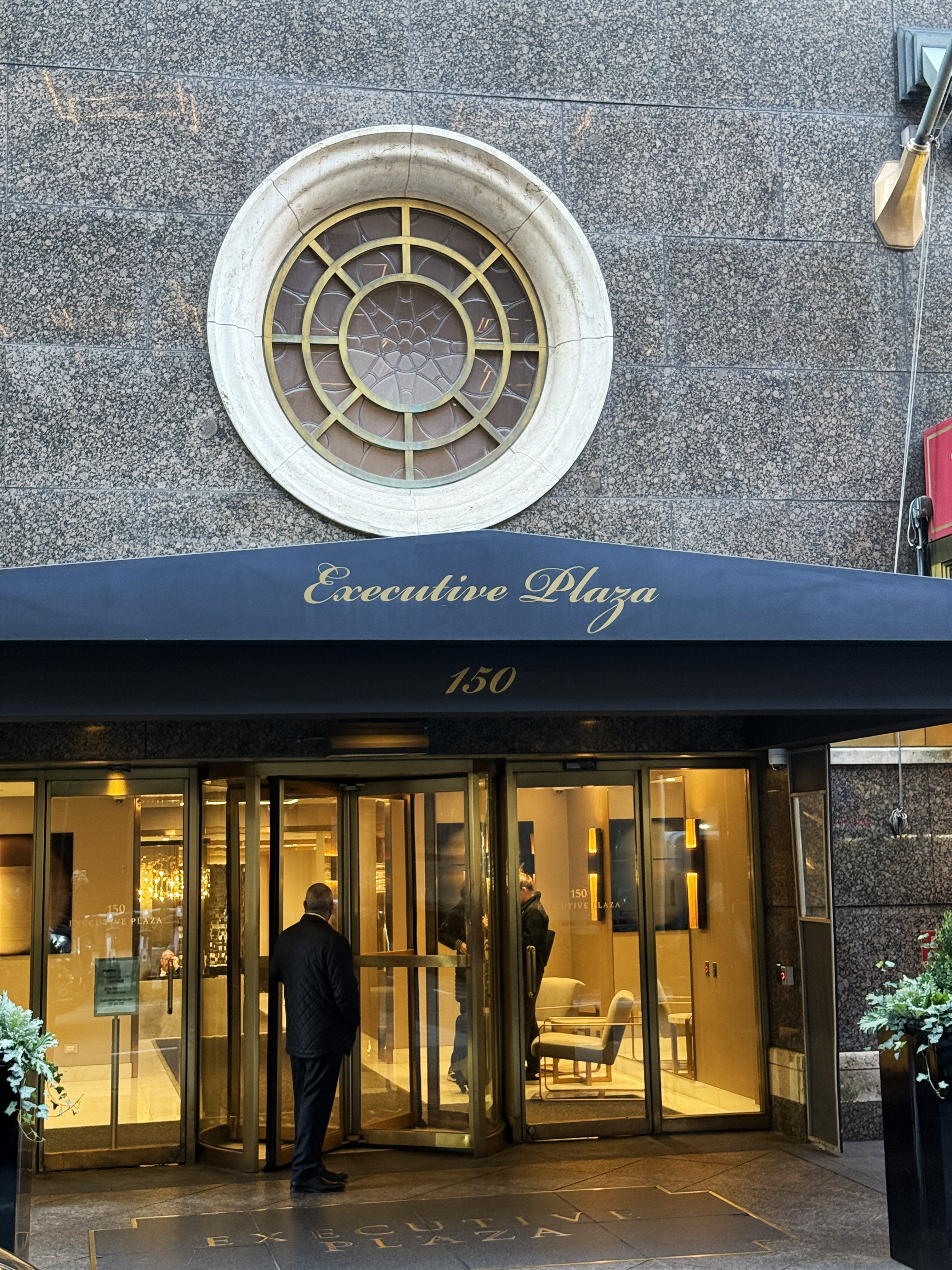 150 West 51st Street, Unit 1528 Manhattan, NY 10019 - Photo 17 of 21 an outdoor view of house