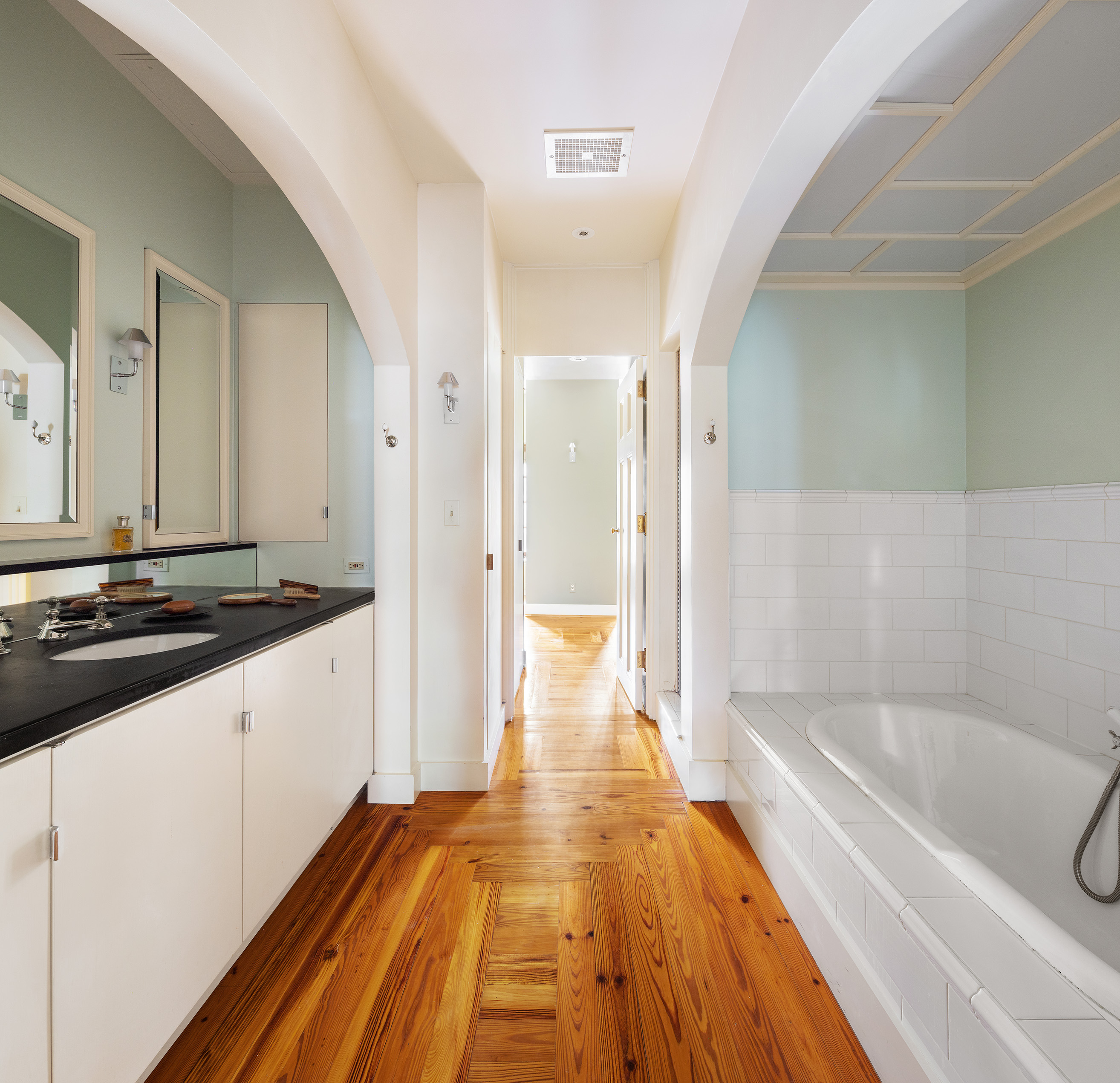 246 East 49th Street Manhattan, NY 10017 - Photo 23 of 39