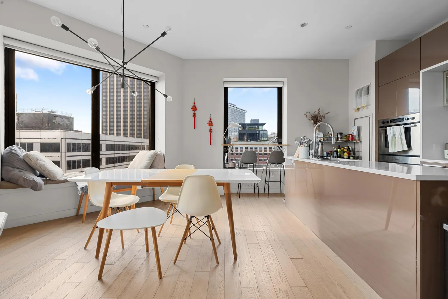 $8,500 | 75 Wall Street, Unit 31C | Financial District