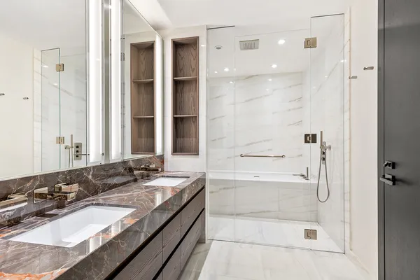 $15,000 | 125 Greenwich Street, Unit 37C | Financial District
