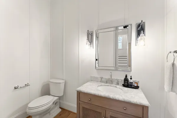 $2,550,000 | 8621 McHenry Street, Vienna, VA 22180