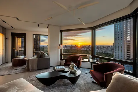 $4,250,000 | 301 West 57th Street, Unit 36C | Hell's Kitchen