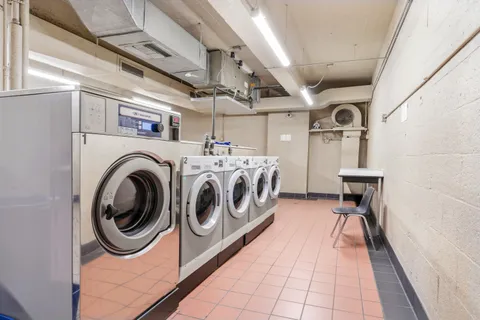 $1,395,000 | 110 East 57th Street, Unit 4FG | Midtown East