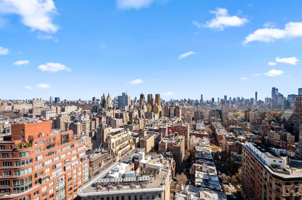 $735,000 | 2025 Broadway, Unit 3A | Upper West Side