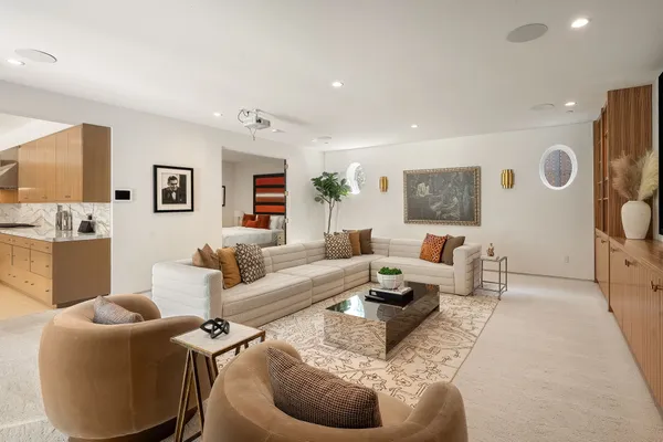 $4,100,000 | Laurel Canyon Road, Los Angeles, CA 90046