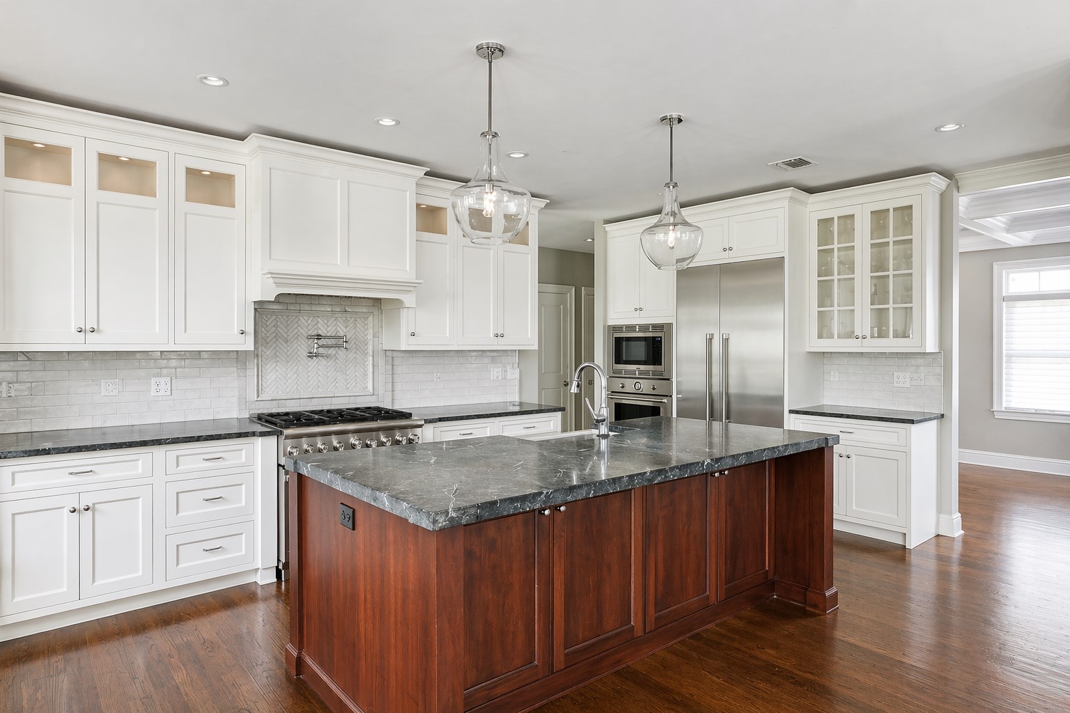 42 Skunks Misery Road Locust Valley, NY 11560 - Photo 7 of 14