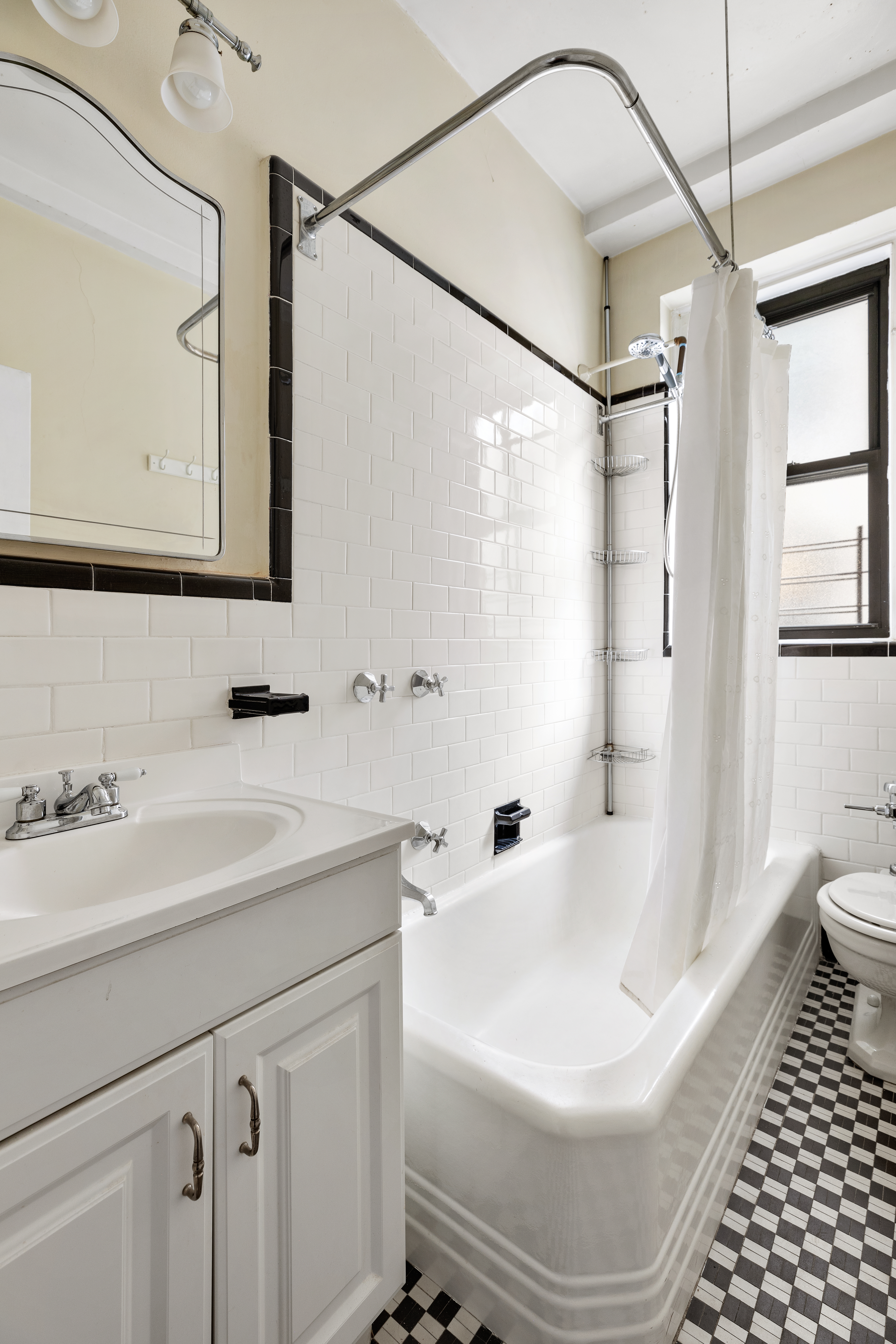 176 West 87th Street, Unit 6D Manhattan, NY 10024 - Photo 4 of 12