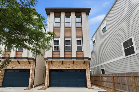 $799,000 | 1525 Caywood Lane, Unit D, Houston, TX 77055