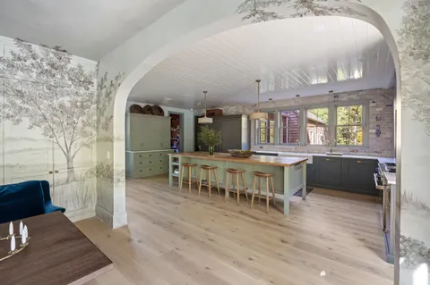 $9,995,000 | 102 & 104 Two Holes Water Road, East Hampton, NY 11937