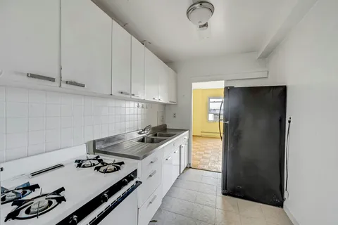 $225,000 | 1 Fordham Hill Ovl, Unit 12C | University Heights