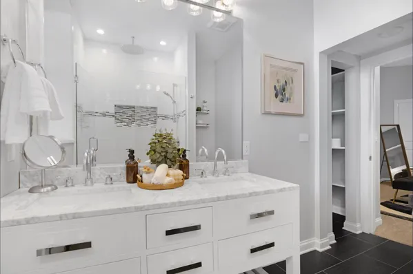 $5,000 | 1727 North Clybourn Avenue, Unit 1, Chicago, IL 60614