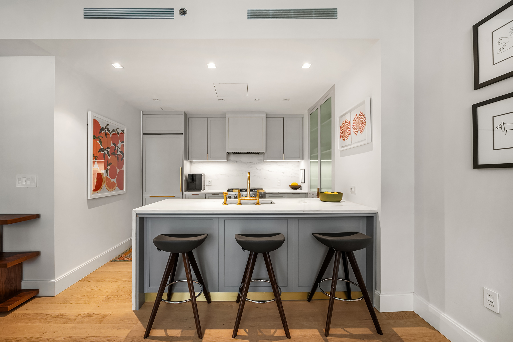 310 West 113th Street, Unit 301 Manhattan, NY 10026 - Photo 2 of 9