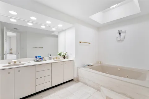 $629,000 | 20191 East Country Club Drive, Unit 1903, Aventura, FL 33180