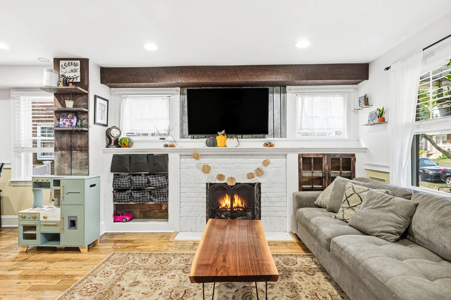 $349,900 | 8129 Hennig Street, Philadelphia, PA 19111