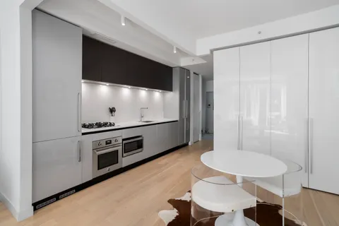 $840,000 | 540 West 49th Street, Unit 405S | Hell's Kitchen