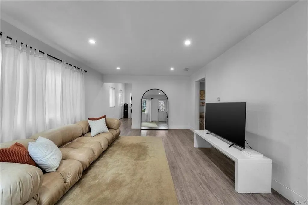 $595,000 | 354 East 111th Street, Los Angeles, CA 90061