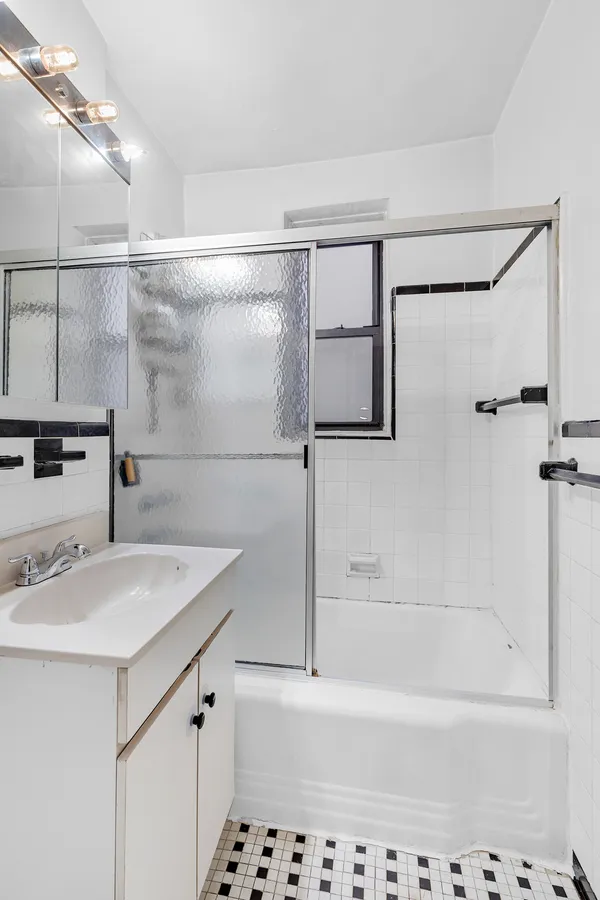 $599,000 | 50-54 East 8th Street, Unit 3S | Greenwich Village