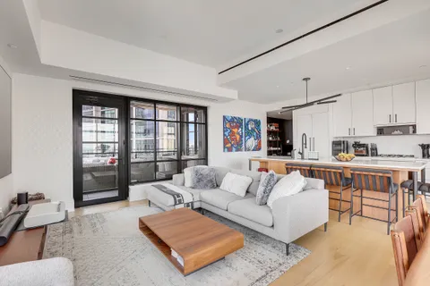 $4,695,000 | 25 Park Row, Unit 33C | Financial District