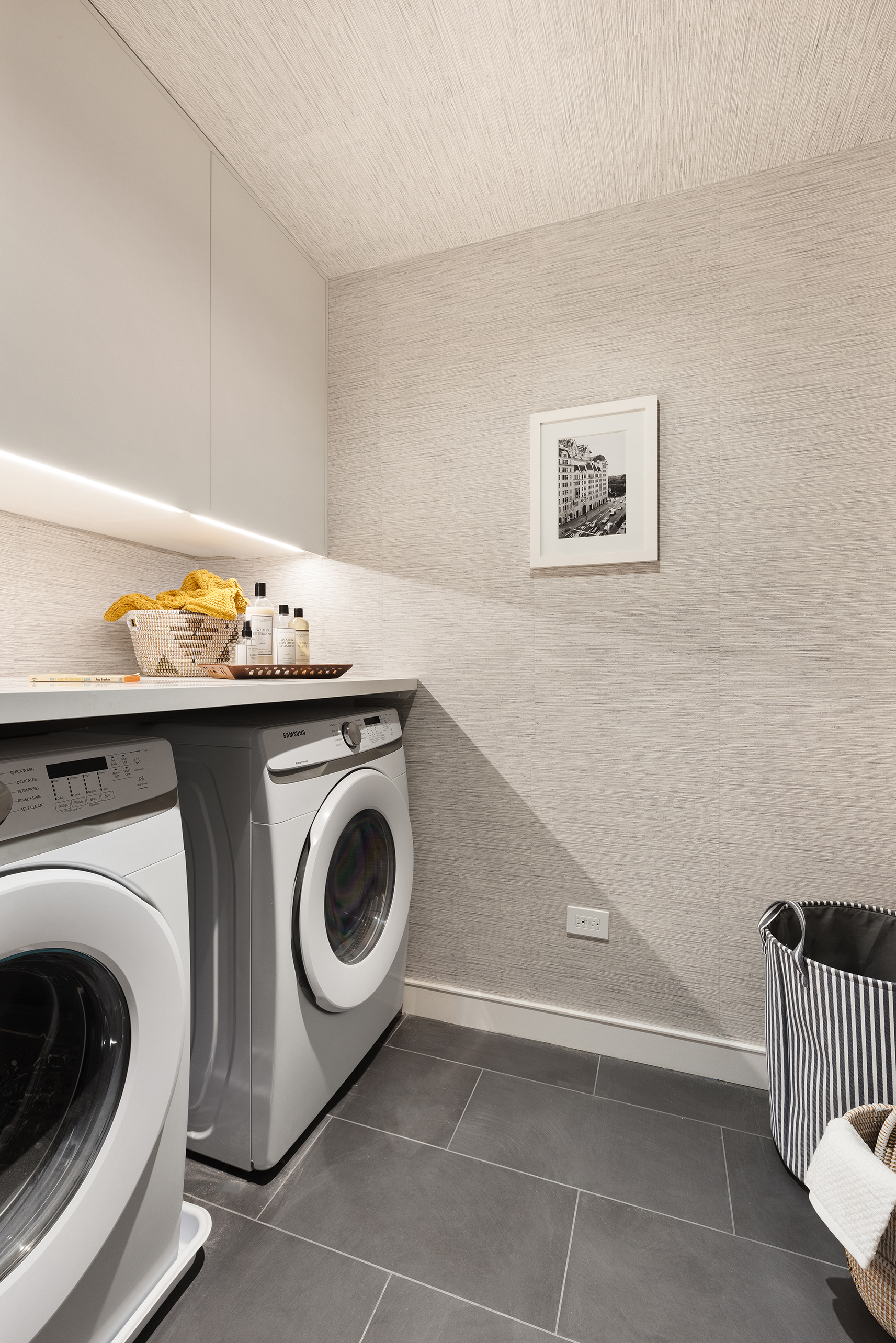 500 West 22nd Street, Unit 2A Manhattan, NY 10011 - Photo 14 of 19 a utility room with dryer and washer