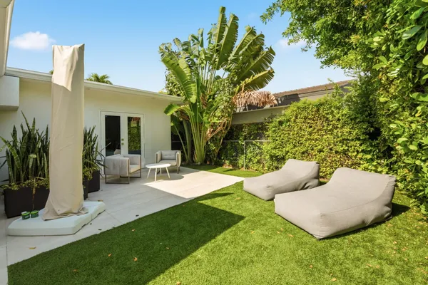 $9,500 | 725 West 51st Street, Miami Beach, FL 33140